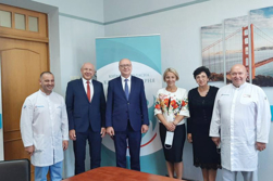 Посол передав київській лікарні медичне обладнання вартістю 4 мільйони чеських крон